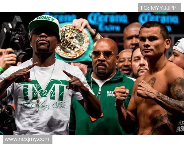 梅威瑟与麦达纳激战回顾：拳坛传奇对决的精彩瞬间与战术分析